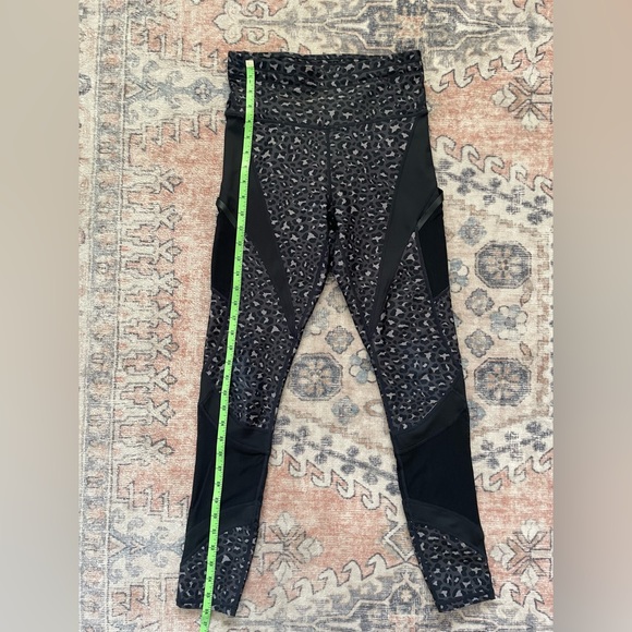 Fabletics Black Cheetah High-Waisted Ultracool Shine Legging Size XS - Picture 6 of 6
